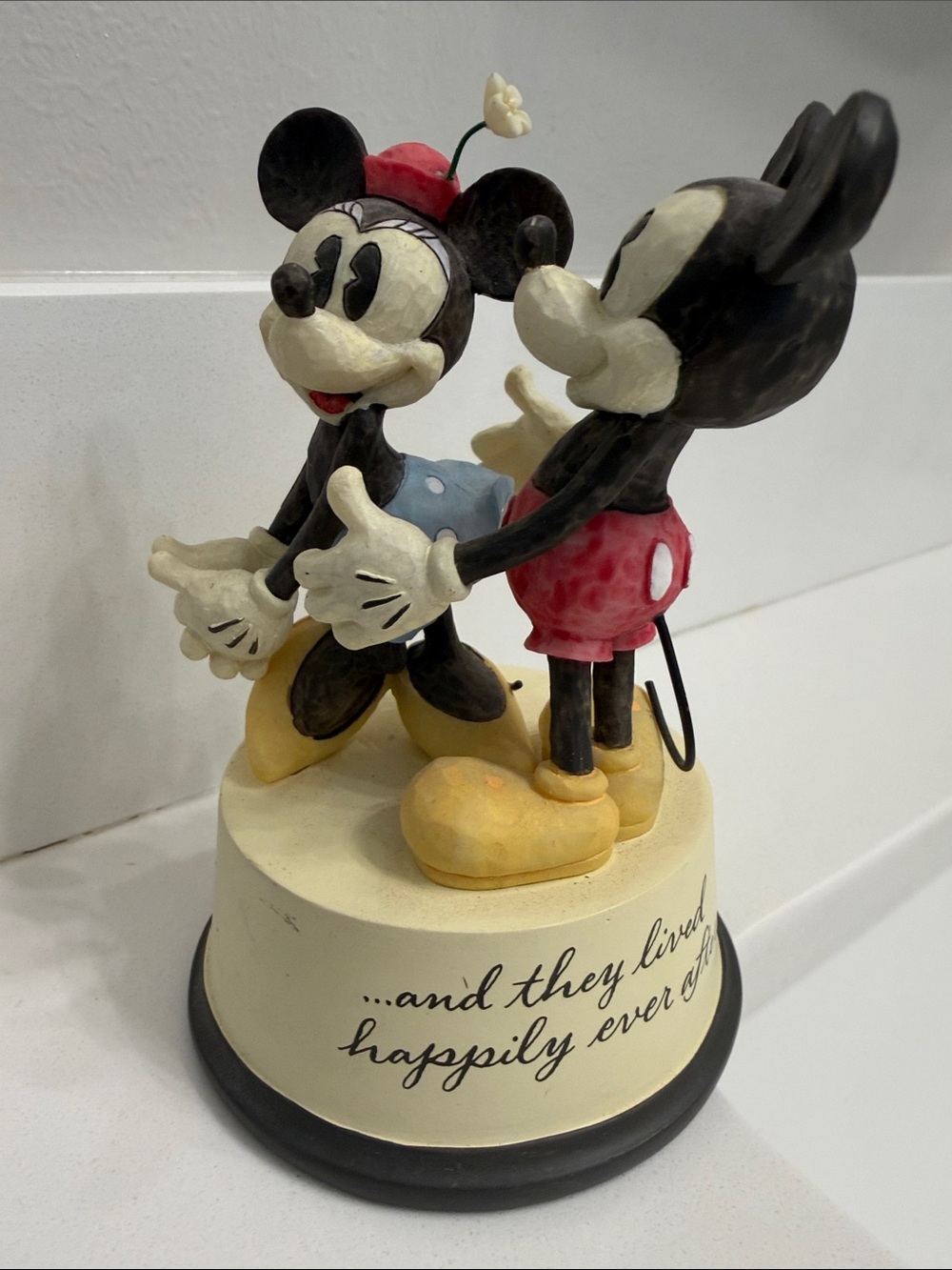 Hallmark Disney Mickey and Minnie Mouse "Happily Ever After" Figurine